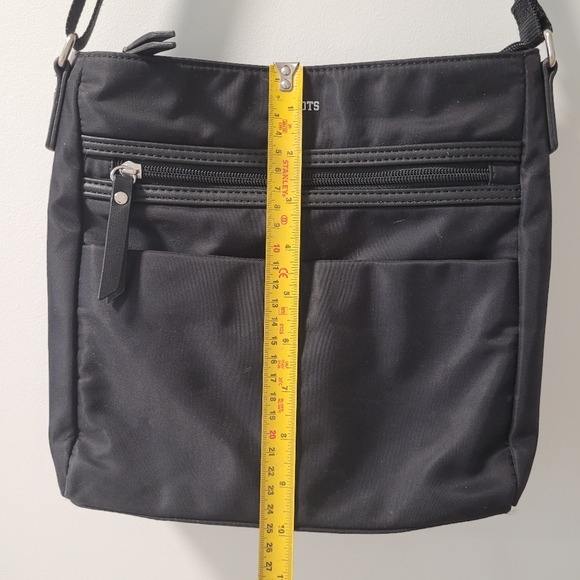 Roots black shoulder bag purse Style R5876 - Picture 7 of 14